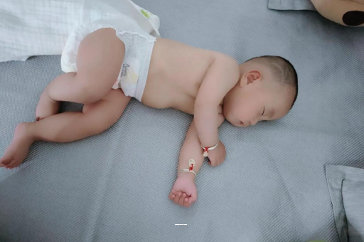 宜宾孕妇肚子一跳一跳